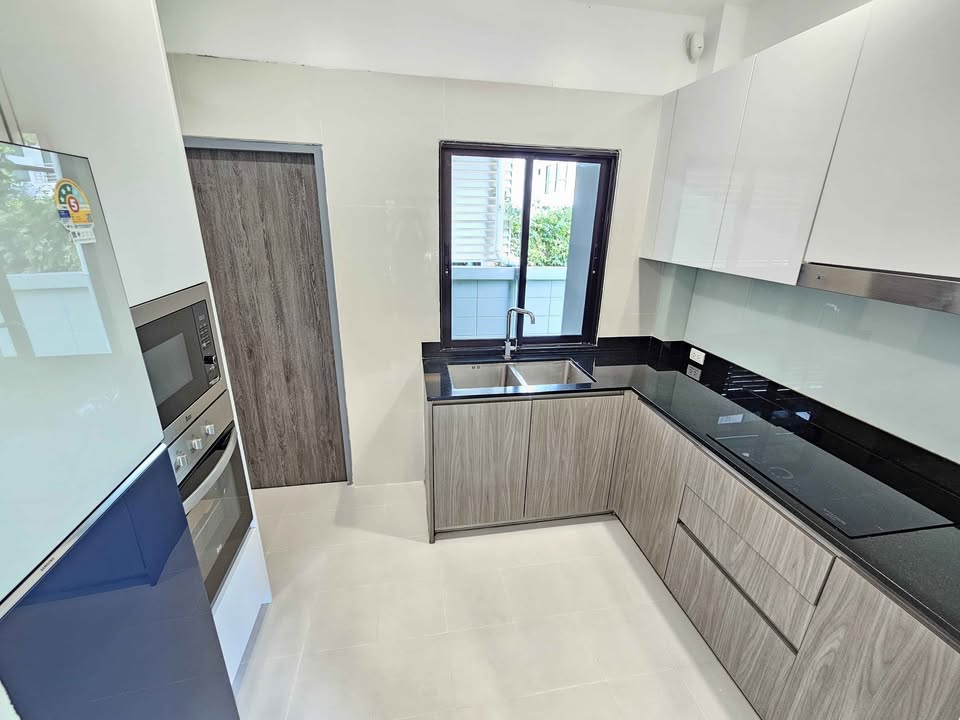 5-Bed, 4-Bath House for Rent at Baan Lumpini Suan Luang Rama 9, 216 sqm, ฿105,000/month – Near Suan Luang Rama 9 MRT, Pet-Friendly, Family-Friendly