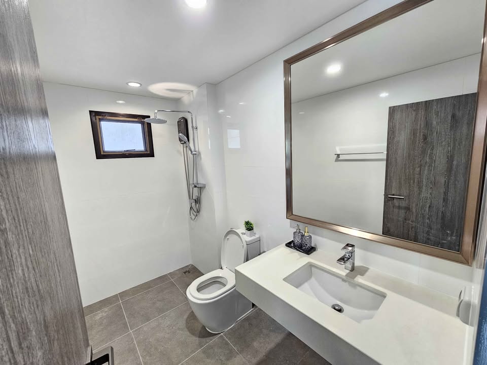 5-Bed, 4-Bath House for Rent at Baan Lumpini Suan Luang Rama 9, 216 sqm, ฿105,000/month – Near Suan Luang Rama 9 MRT, Pet-Friendly, Family-Friendly
