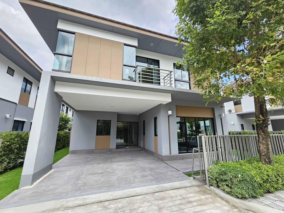 5-Bed, 4-Bath House for Rent at Baan Lumpini Suan Luang Rama 9, 216 sqm, ฿105,000/month – Near Suan Luang Rama 9 MRT, Pet-Friendly, Family-Friendly