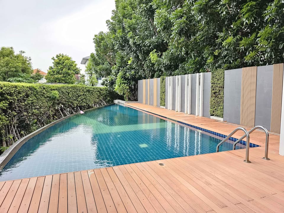 5-Bed, 4-Bath House for Rent at Baan Lumpini Suan Luang Rama 9, 216 sqm, ฿105,000/month – Near Suan Luang Rama 9 MRT, Pet-Friendly, Family-Friendly