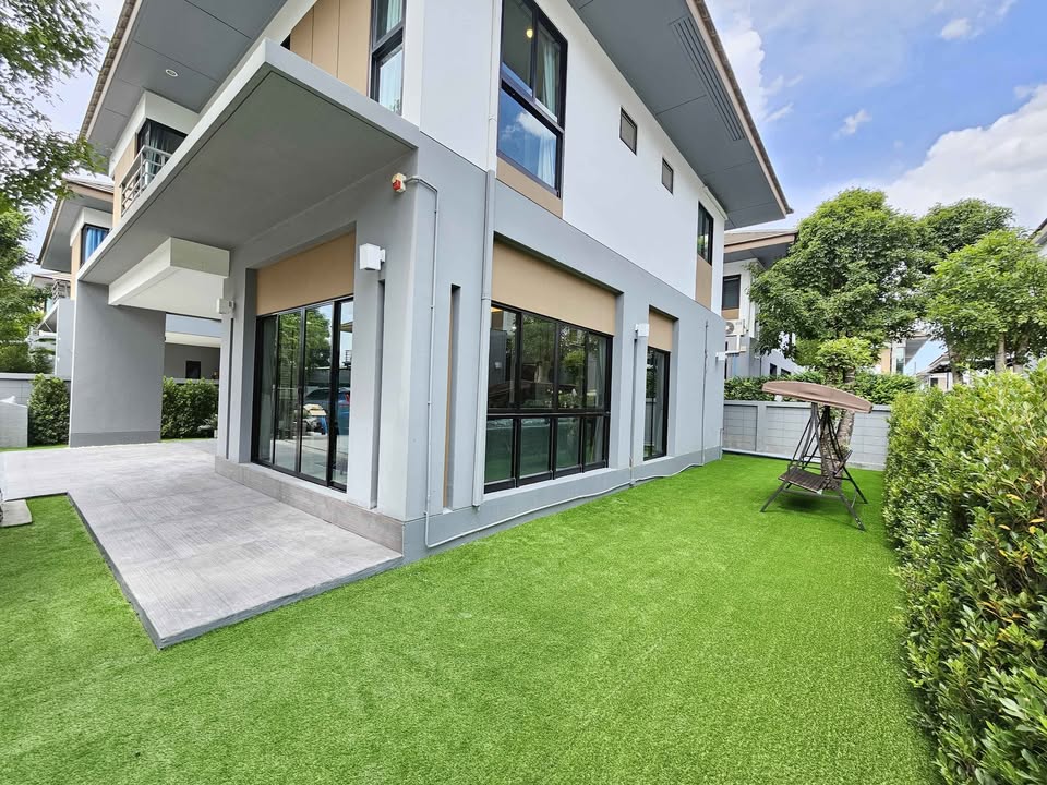 5-Bed, 4-Bath House for Rent at Baan Lumpini Suan Luang Rama 9, 216 sqm, ฿105,000/month – Near Suan Luang Rama 9 MRT, Pet-Friendly, Family-Friendly