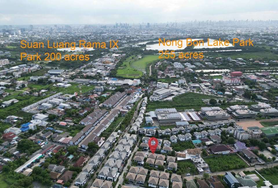 5-Bed, 4-Bath House for Rent at Baan Lumpini Suan Luang Rama 9, 216 sqm, ฿105,000/month – Near Suan Luang Rama 9 MRT, Pet-Friendly, Family-Friendly