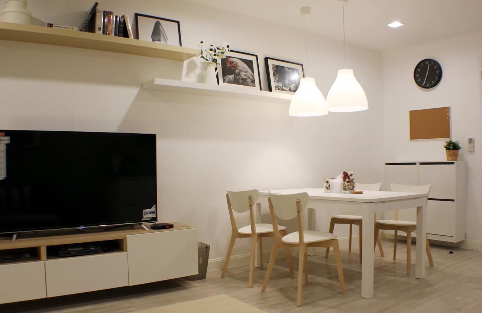 Spacious 2-BR, 1.5-BA condo at Premier Condominium Sukhumvit 24, 90 sqm, rent 55,000 THB/month. Just 500m from BTS Phrom Phong and The EmQuartier.