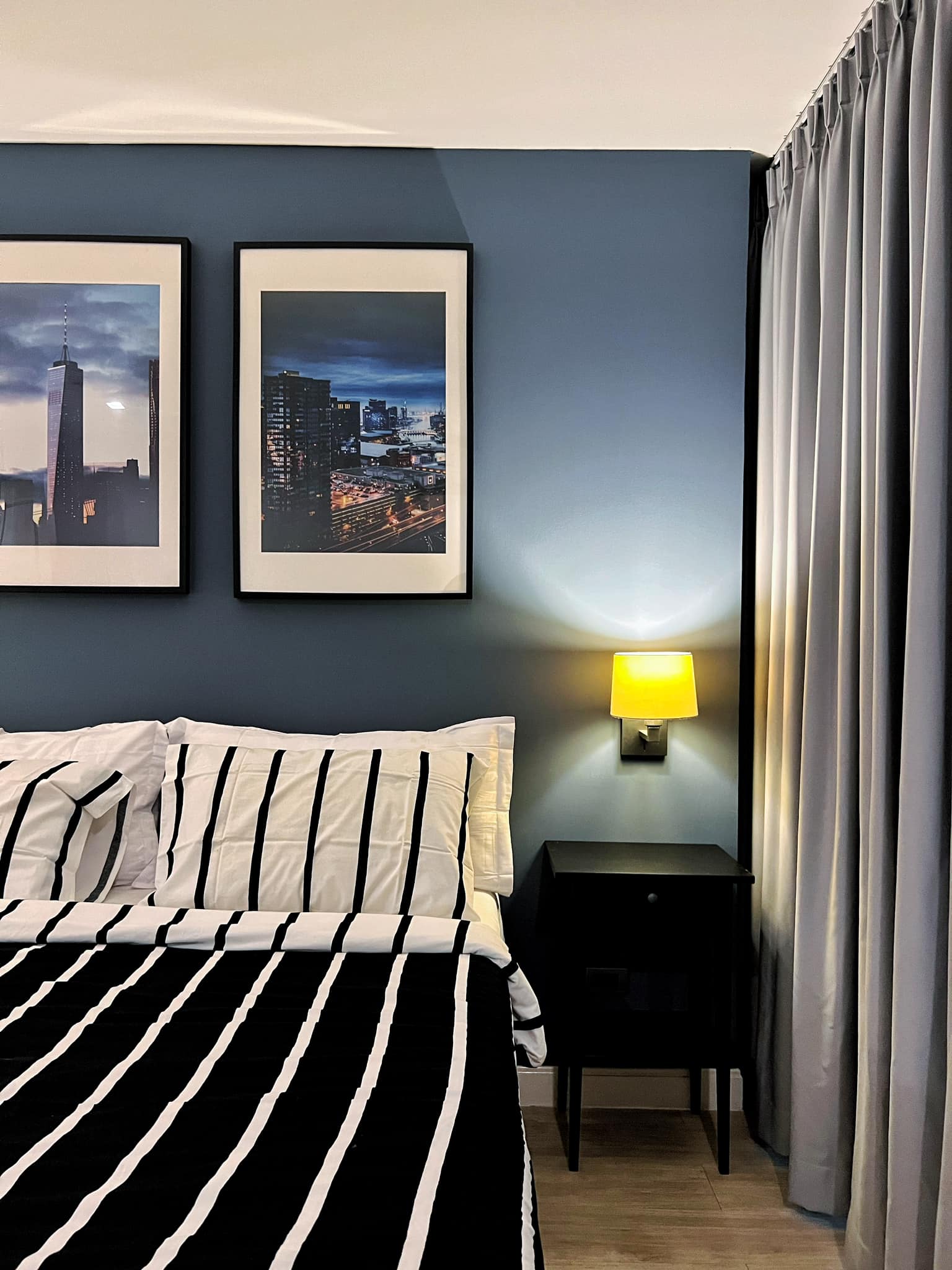 Spacious 2-BR, 1.5-BA condo at Premier Condominium Sukhumvit 24, 90 sqm, rent 55,000 THB/month. Just 500m from BTS Phrom Phong and The EmQuartier.
