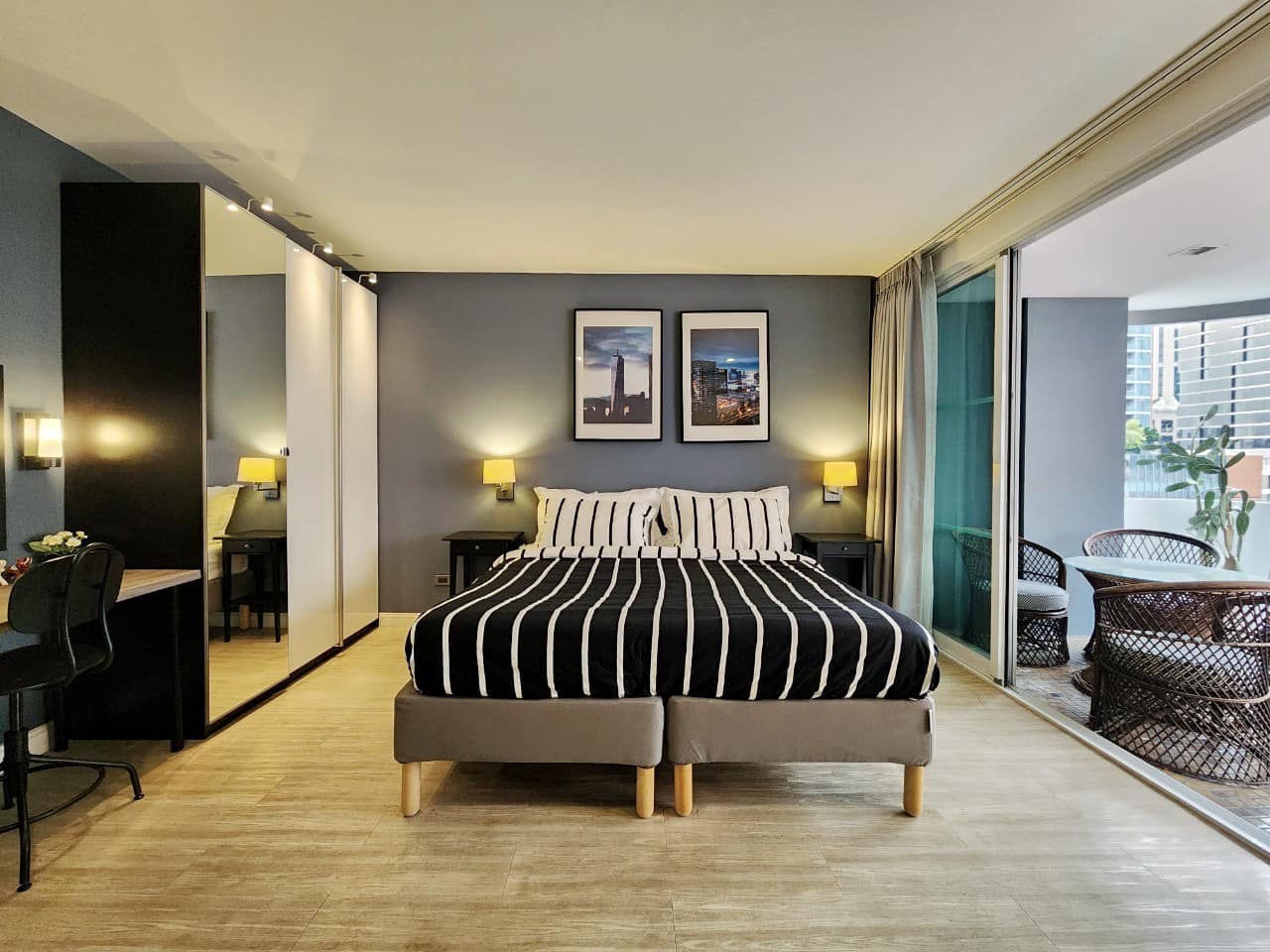 Spacious 2-BR, 1.5-BA condo at Premier Condominium Sukhumvit 24, 90 sqm, rent 55,000 THB/month. Just 500m from BTS Phrom Phong and The EmQuartier.