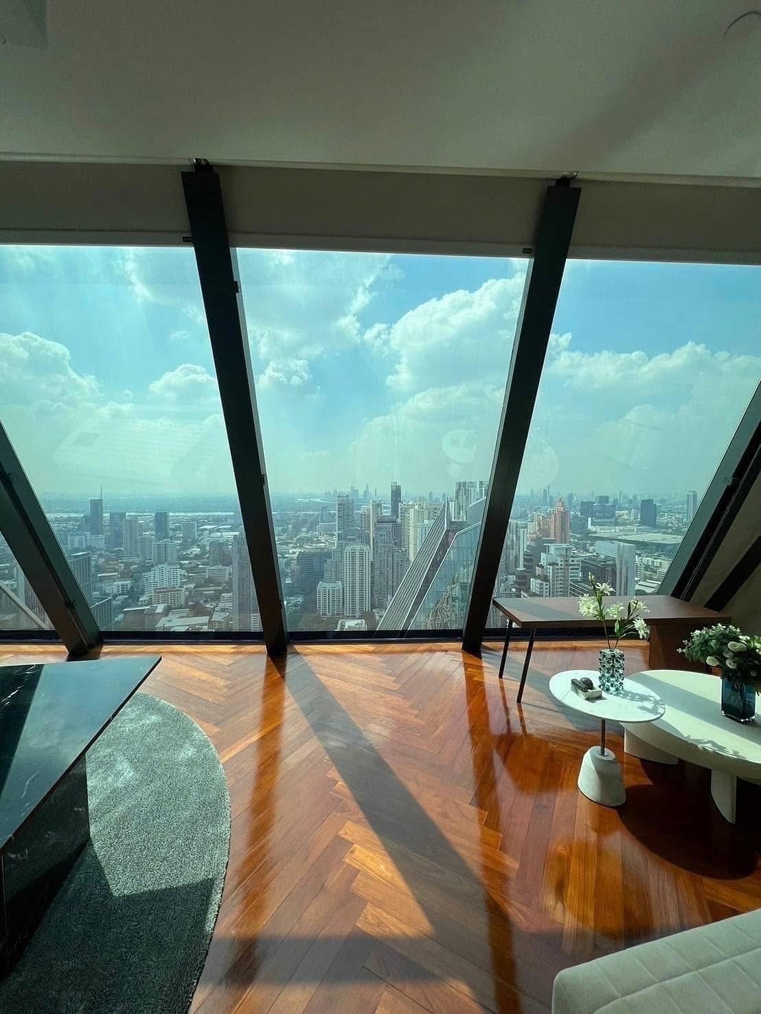 Rent this luxurious 3-bedroom, 4-bathroom penthouse at MARQUE Sukhumvit, 297 sqm, with private pool and elevator. Available for 700,000 THB/month. Prime location