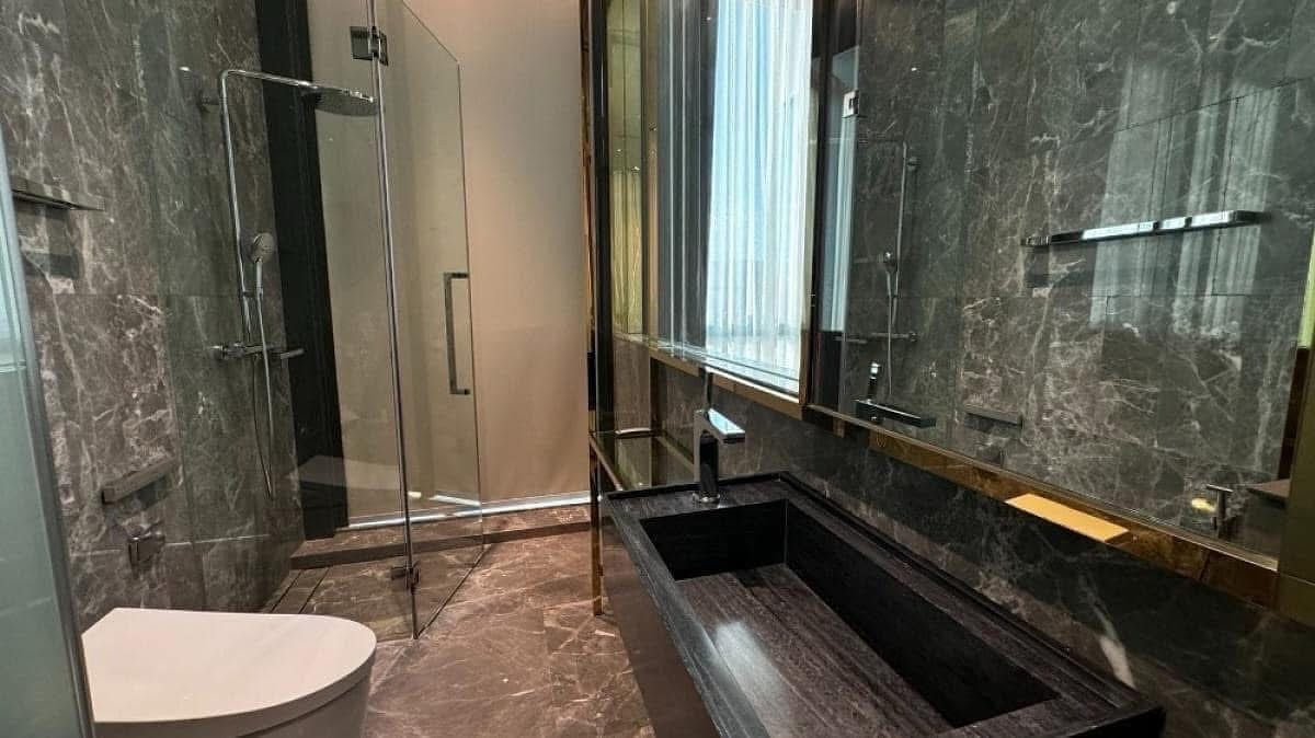 Rent this luxurious 3-bedroom, 4-bathroom penthouse at MARQUE Sukhumvit, 297 sqm, with private pool and elevator. Available for 700,000 THB/month. Prime location