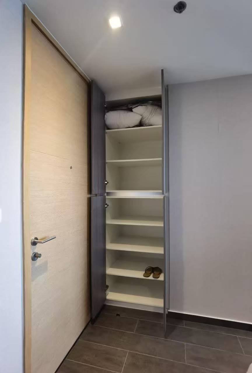 Stylish 2-bed, 2-bath condo at The Lofts Ekkamai, 90 sqm. Rent for 70,000 THB/month. Fully furnished with modern amenities, near Ekkamai BTS.