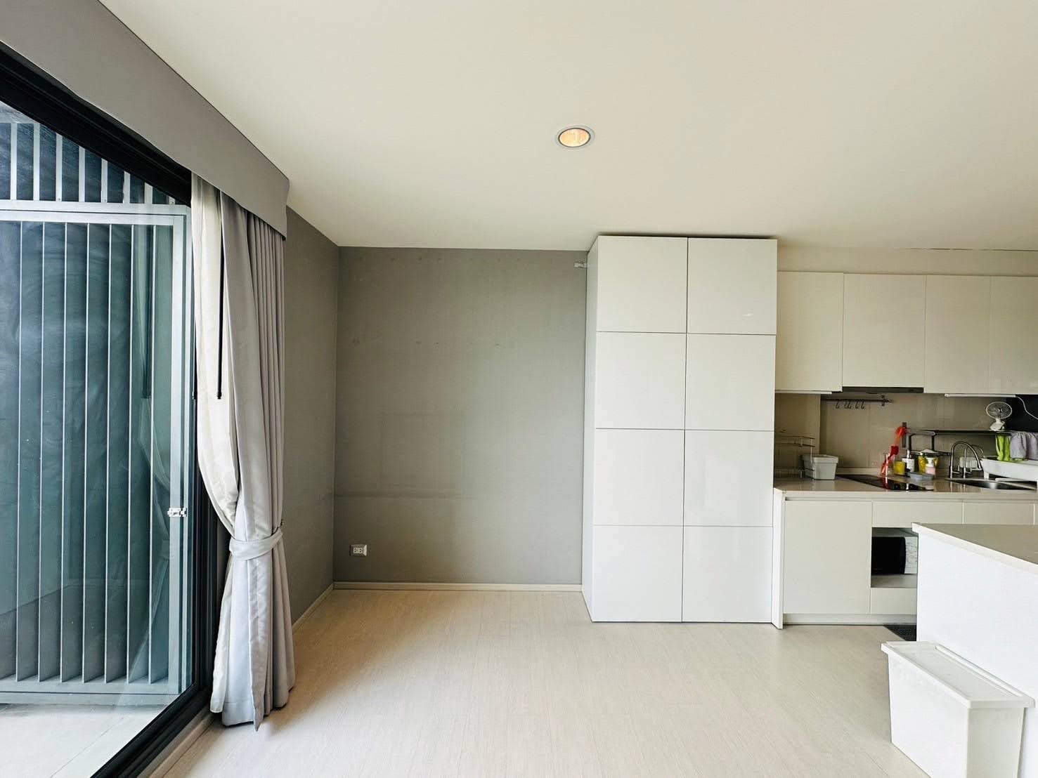 Modern 2-bed, 2-bath condo at Rhythm Sukhumvit 42, 79 sqm. Rent for 65,000 THB/month, fully furnished, near Ekkamai BTS. Great amenities and location!