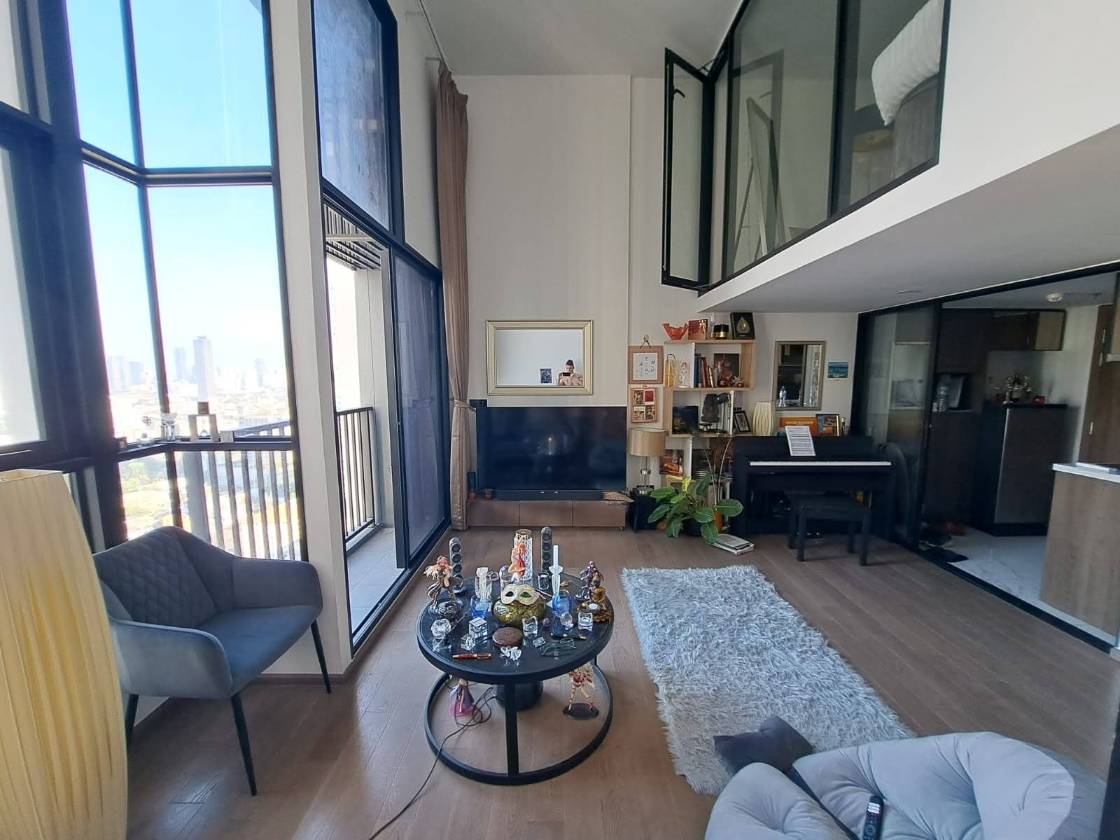Modern 1-bed, 1-bath condo at Park Origin Thonglor, 46 sqm. Rent for 50,000 THB/month, available from April or May. Stylish living near BTS!