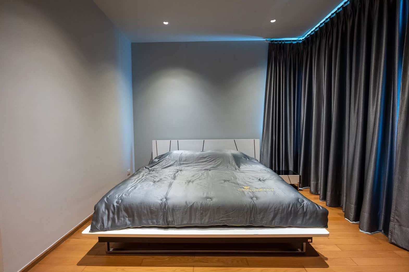 Spacious 2-bed, 2-bath condo at Emporio Place, 105 sqm, fully furnished. For rent at 55,000 THB/month. Great location near Phrom Phong BTS and malls.
