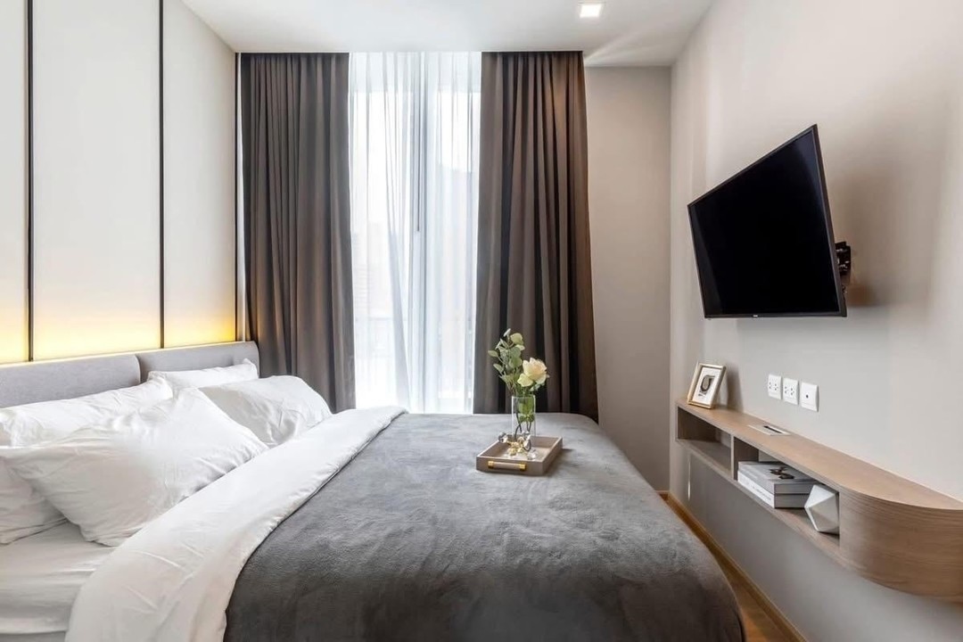 1-Bed 1-Bath condo at Noble Around Sukhumvit 33, 36 sqm, fully furnished, 33,000 THB/month. Near BTS Phrom Phong. Contact Best BKK Condos for more details.