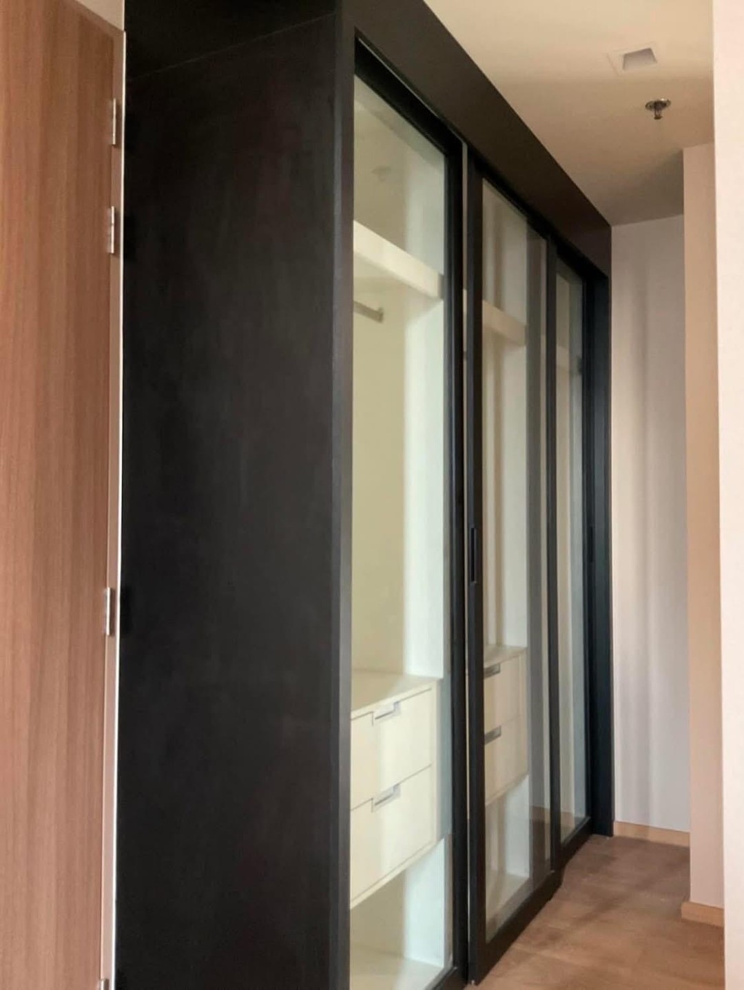 1-Bed 1-Bath condo at Noble Around Sukhumvit 33, 36 sqm, fully furnished, 33,000 THB/month. Near BTS Phrom Phong. Contact Best BKK Condos for more details.
