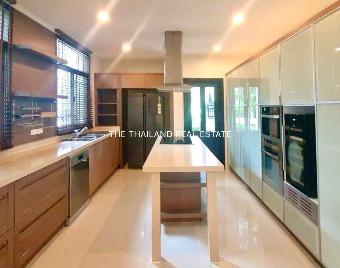 Luxurious 4-bedroom house for rent at L&H Villa Sathorn. Pet-friendly, private pool, and garden. Prime location near BTS Chong Nonsi. Rent for 200,000 THB/month