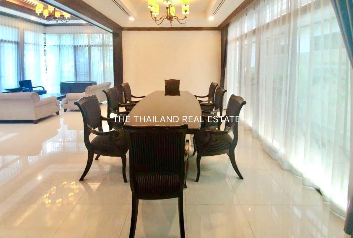 Luxurious 4-bedroom house for rent at L&H Villa Sathorn. Pet-friendly, private pool, and garden. Prime location near BTS Chong Nonsi. Rent for 200,000 THB/month