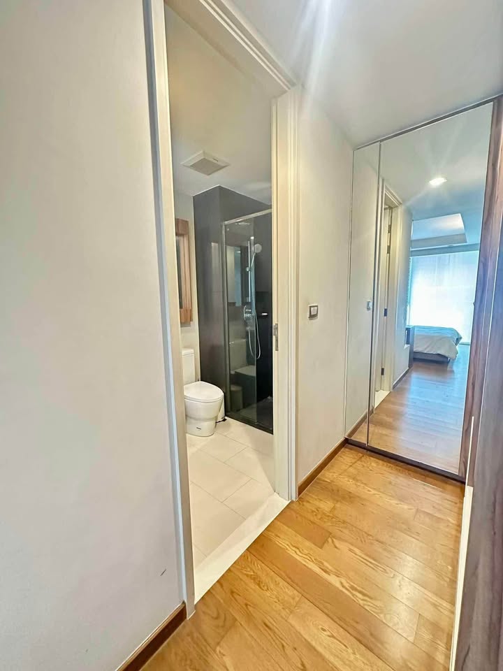 Stylish 1-bed, 1-bath condo at Via 31 Sukhumvit, 53 sqm, for rent at 30,000 THB/month. Fully furnished and newly renovated. Book a viewing today!
