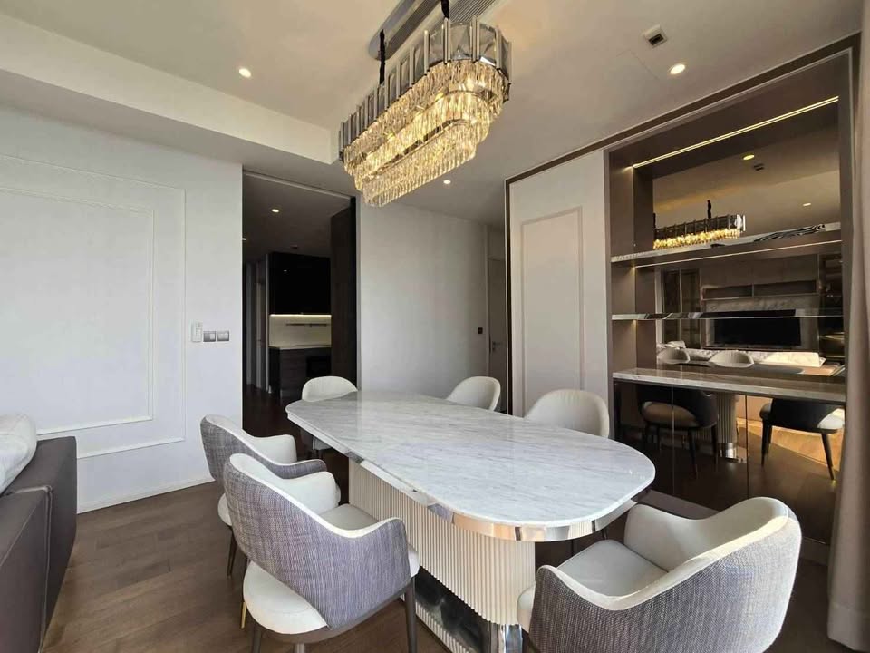 2-Bed, 2-Bath, 113.62 sqm Condo at Muniq Langsuan, Lumphini – Stunning Park Views, Fully Furnished, ฿160,000/month, Near BTS Chidlom & Ratchadamri
