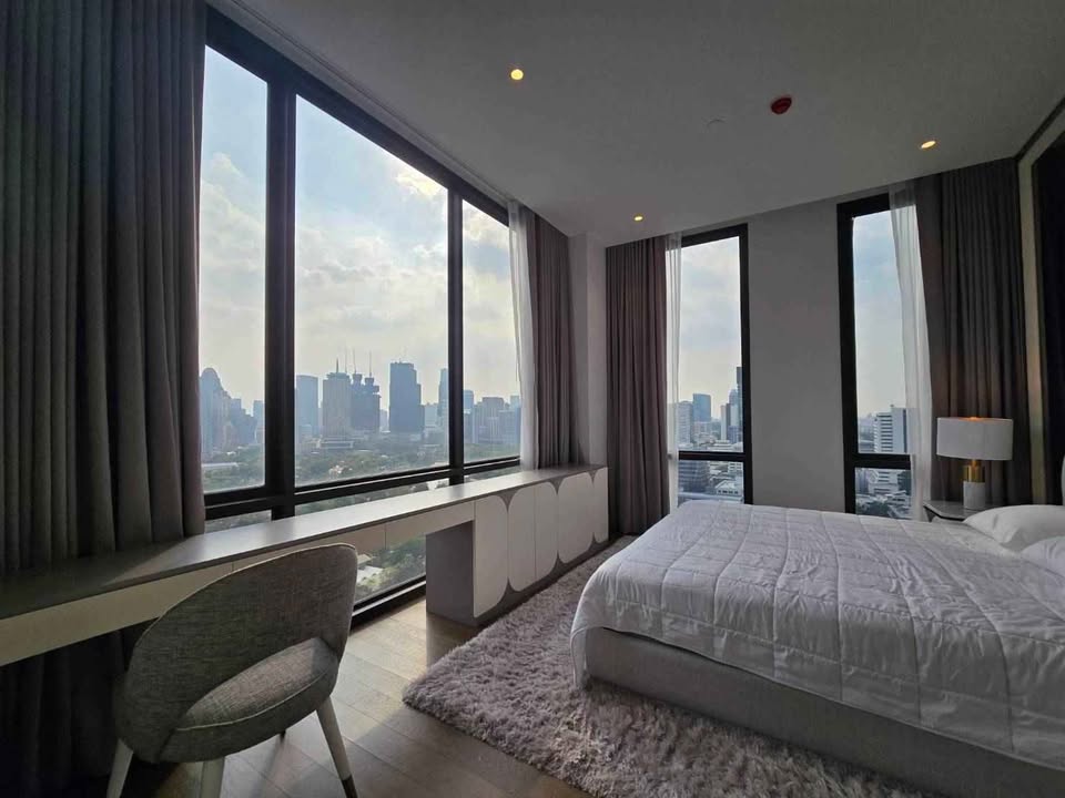 2-Bed, 2-Bath, 113.62 sqm Condo at Muniq Langsuan, Lumphini – Stunning Park Views, Fully Furnished, ฿160,000/month, Near BTS Chidlom & Ratchadamri