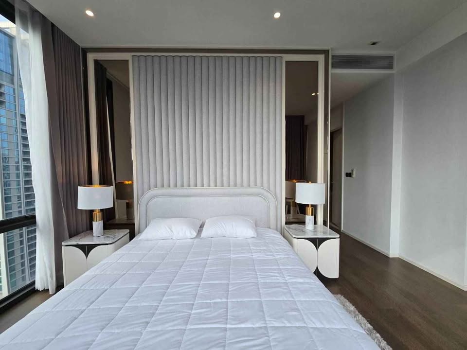 2-Bed, 2-Bath, 113.62 sqm Condo at Muniq Langsuan, Lumphini – Stunning Park Views, Fully Furnished, ฿160,000/month, Near BTS Chidlom & Ratchadamri