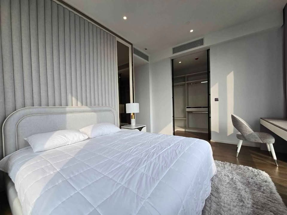 2-Bed, 2-Bath, 113.62 sqm Condo at Muniq Langsuan, Lumphini – Stunning Park Views, Fully Furnished, ฿160,000/month, Near BTS Chidlom & Ratchadamri