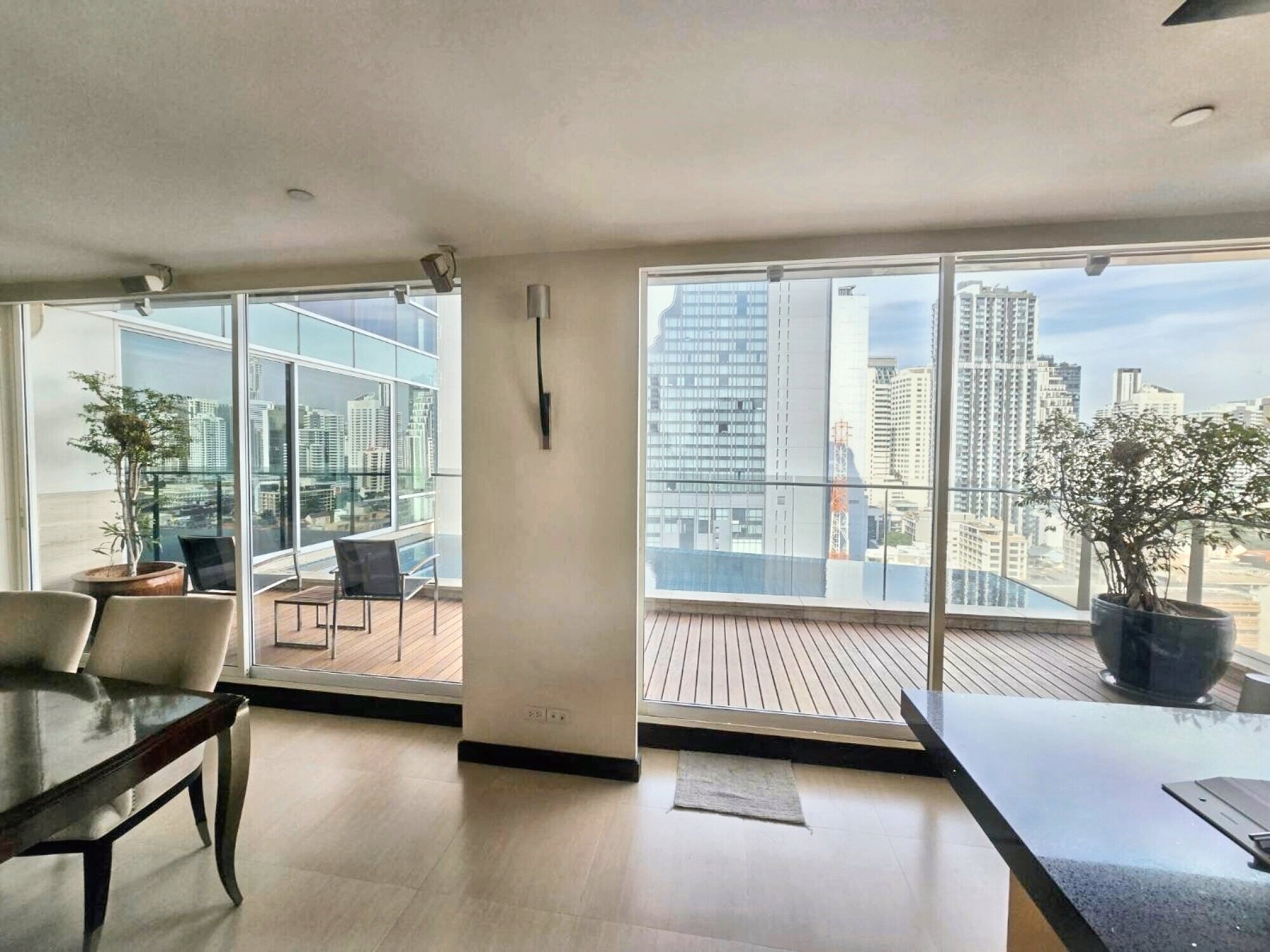 3-Bedroom 5-Bathroom 385 sqm Condo for Rent at Le Raffine Jambunuda Sukhumvit 31, 200,000 THB/month, Near Phrom Phong BTS