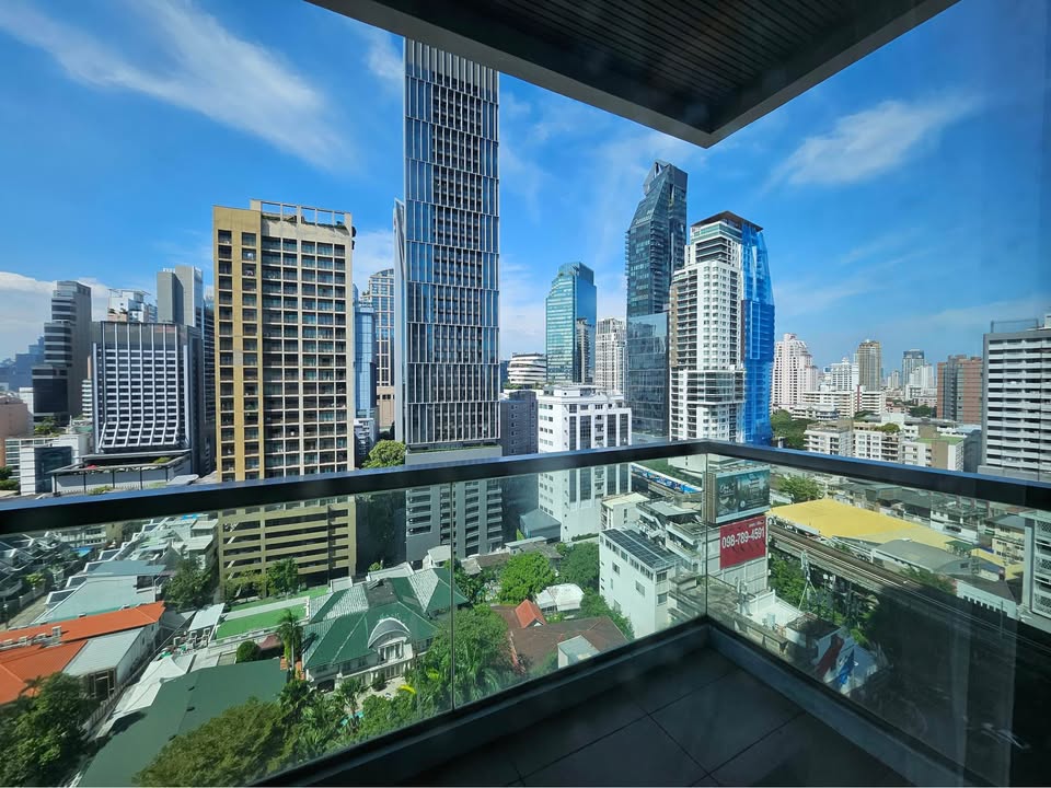 Discover luxury living at The Address Sukhumvit 28! This 2-bedroom, 2-bathroom condo offers 70 sqm of elegance near BTS Phrom Phong. Rent for 40,000 THB/month.