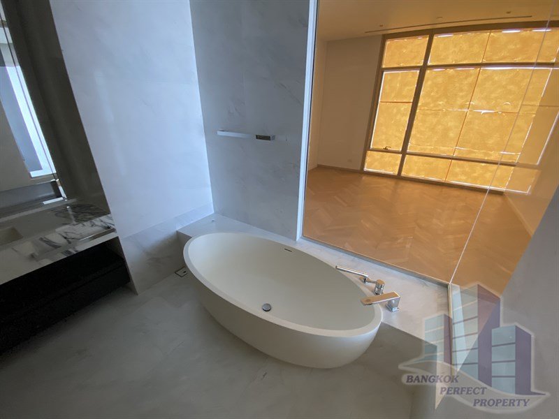 2-Bed, 3-Bath Condo for Rent/Sale at Four Seasons Private Residence, 138.39 SQM, Chao Phraya River Views, BTS Saphan Taksin, Rent 240,000 THB/month, Sale 57M THB