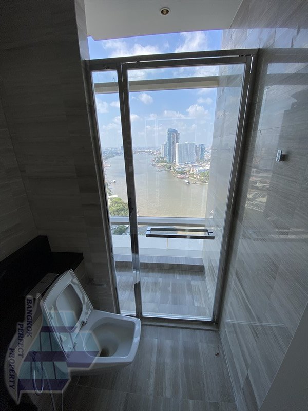 2-Bed, 3-Bath Condo for Rent/Sale at Four Seasons Private Residence, 138.39 SQM, Chao Phraya River Views, BTS Saphan Taksin, Rent 240,000 THB/month, Sale 57M THB