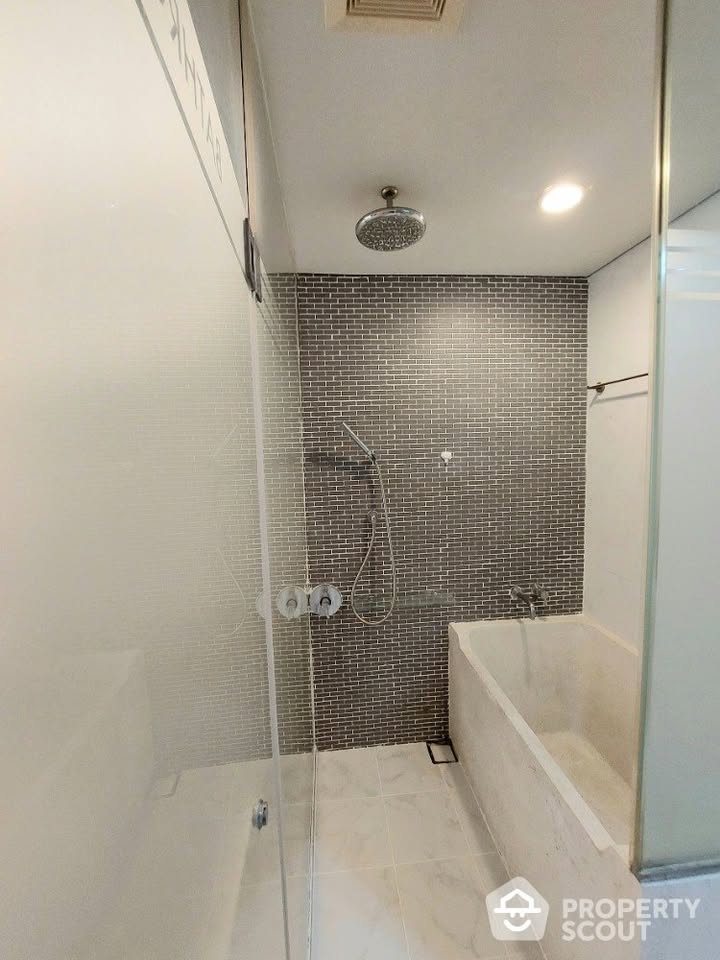 1-Bed, 1-Bath Condo for Rent/Sale at Siamese Gioia, Sukhumvit 31 – 50 sqm, Garden View, Rent ฿25,000/month, Sale ฿5,200,000, Near Phrom Phong BTS