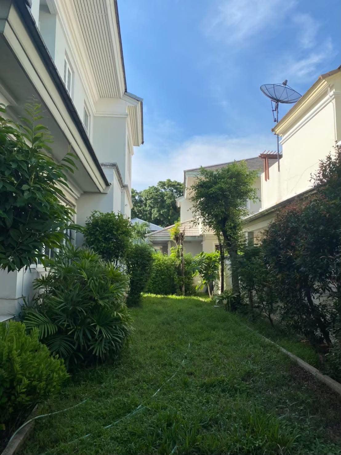 5-Bedroom, 3-Bathroom House for Sale at Nantawan Village-Phra Rama 9-Onnut, 300 sq.m., ฿11,200,000 – Near On Nut BTS, Prawet, Bangkok