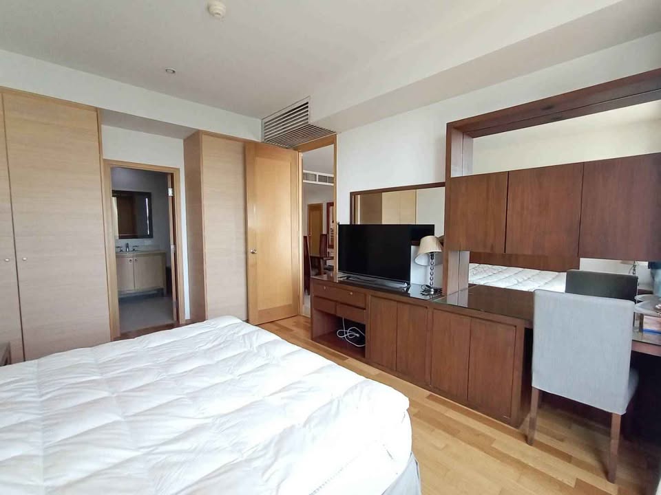 Spacious 2-Bedroom Condo for Rent at The Empire Place Sathorn. Fully furnished, 100 sqm, 7th floor. Prime location near BTS Chong Nonsi. Rent: 45,000 THB/month