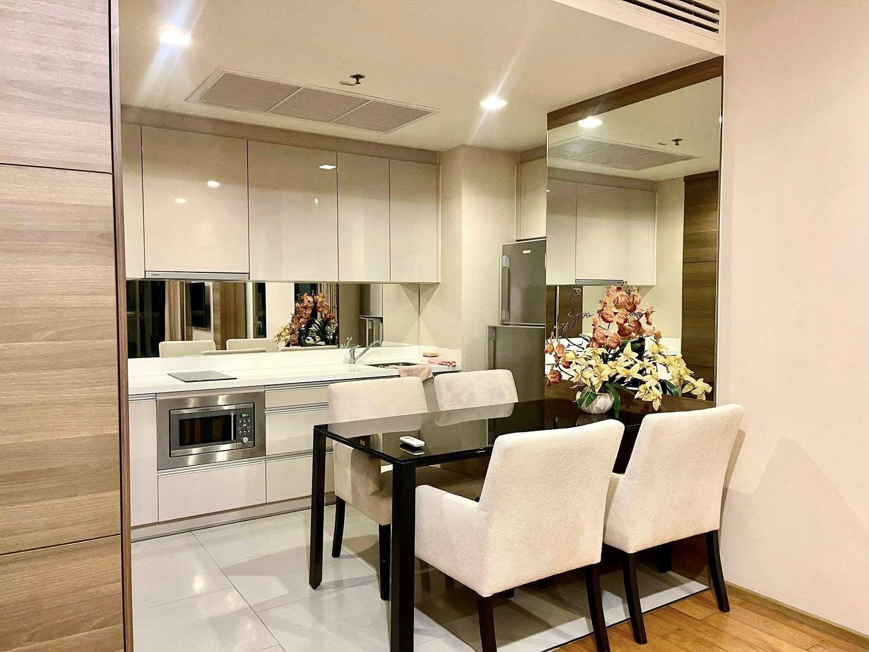 Luxury 1-bedroom condo for rent @The Address Sathorn, Bangkok. Fully furnished, modern amenities, near BTS Chong Nonsi. Rent: 30,000 THB/month