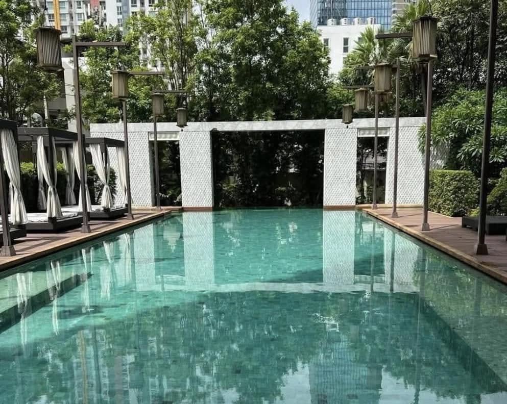 Luxury 1-bedroom condo for rent @The Address Sathorn, Bangkok. Fully furnished, modern amenities, near BTS Chong Nonsi. Rent: 30,000 THB/month