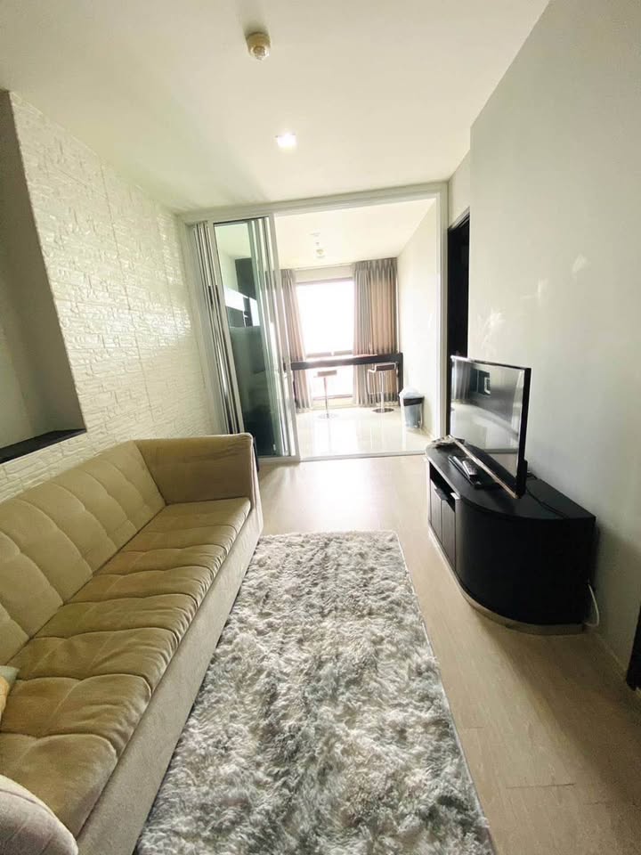 1-Bedroom, 1-Bathroom Condo for Rent/Sale at Rhythm 44/1, 45 sqm, BTS Phra Khanong, ฿30,000/month or ฿7,200,000 – Prime Location in Phra Khanong