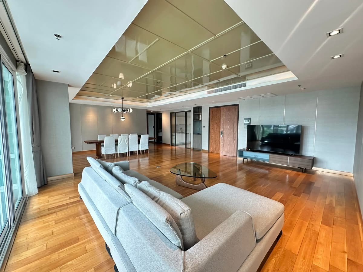 5-Bedroom 4-Bathroom 300sqm Belgravia Residences for Rent near BTS Phrom Phong at 200,000 THB/month – Luxury, Pet-Friendly Condo in Sukhumvit