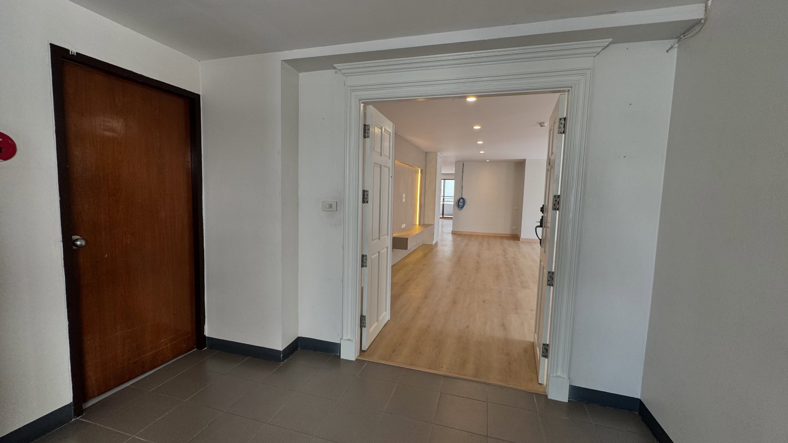 4-Bedroom 4-Bathroom 239sqm Liberty Park 1 for Rent ฿72,000/month or Sale ฿25,000,000, Near BTS Asoke, Pet-Friendly, Luxury Condo in Sukhumvit 23