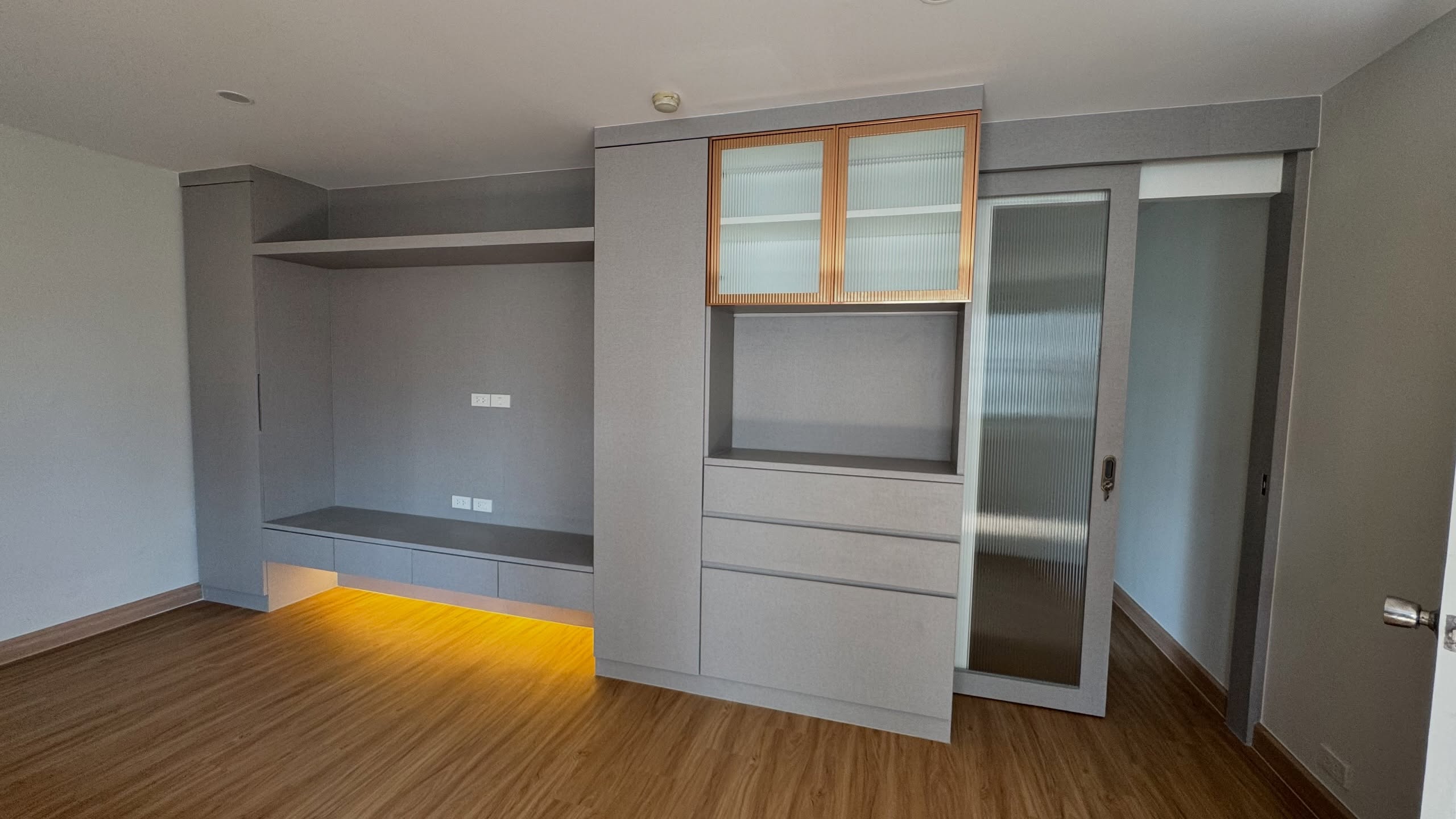 4-Bedroom 4-Bathroom 239sqm Liberty Park 1 for Rent ฿72,000/month or Sale ฿25,000,000, Near BTS Asoke, Pet-Friendly, Luxury Condo in Sukhumvit 23