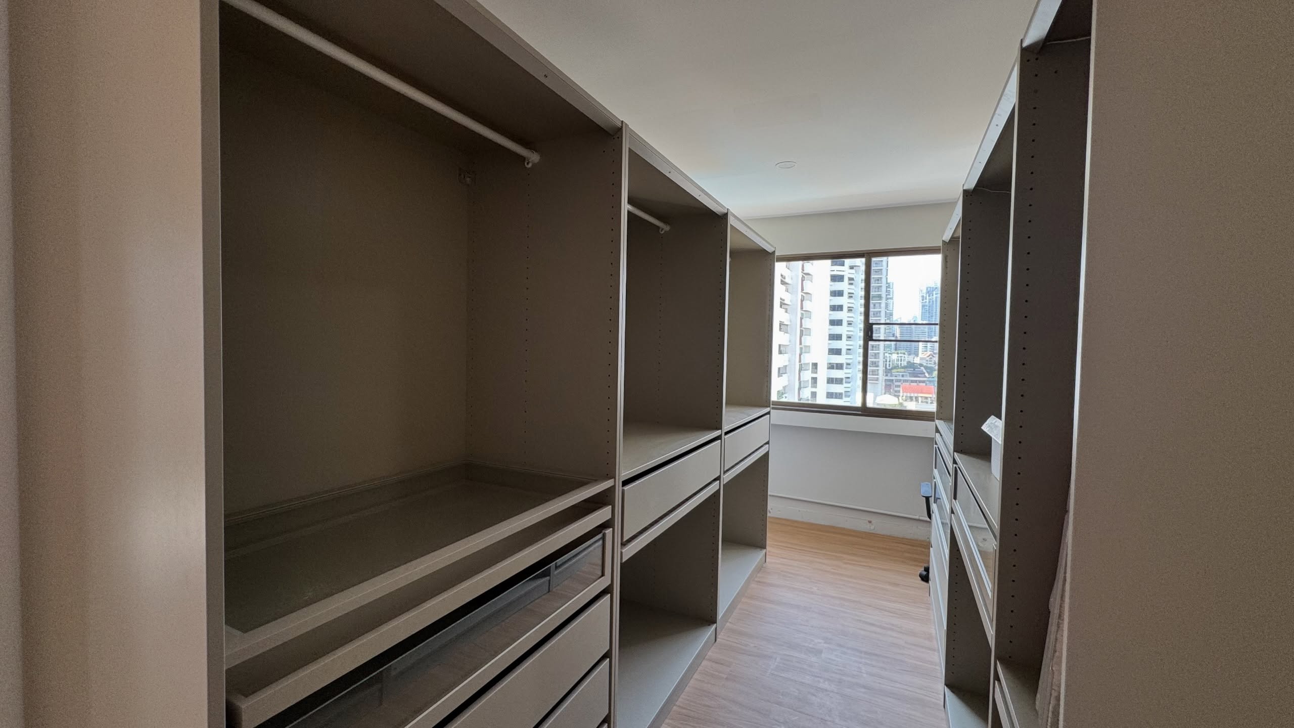 4-Bedroom 4-Bathroom 239sqm Liberty Park 1 for Rent ฿72,000/month or Sale ฿25,000,000, Near BTS Asoke, Pet-Friendly, Luxury Condo in Sukhumvit 23