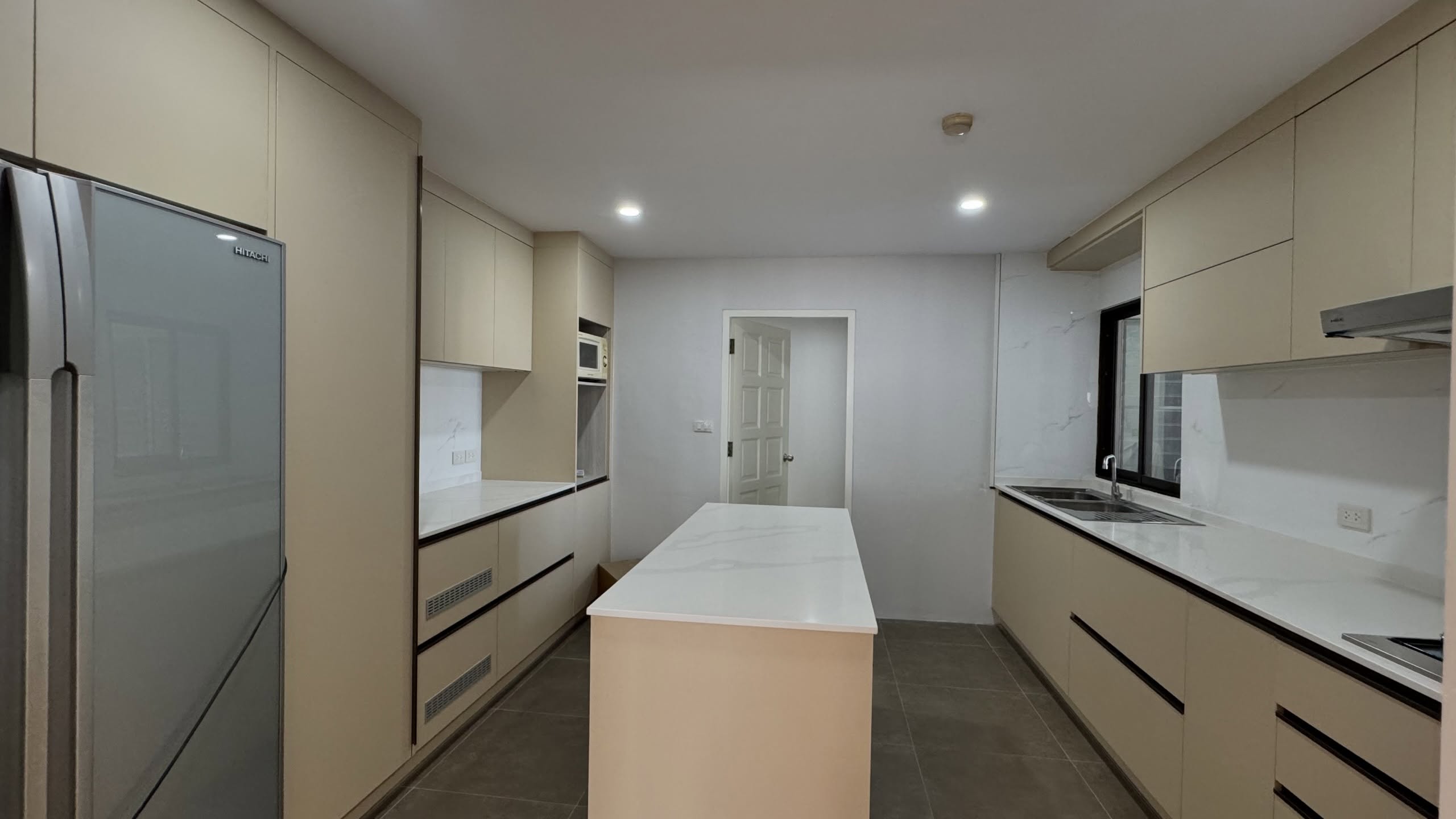 4-Bedroom 4-Bathroom 239sqm Liberty Park 1 for Rent ฿72,000/month or Sale ฿25,000,000, Near BTS Asoke, Pet-Friendly, Luxury Condo in Sukhumvit 23