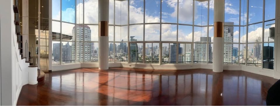 Luxurious 600 sqm penthouse for sale at Moon Tower Condominium, Sukhumvit 27th floor. 5 bedrooms, 7 bathrooms, panoramic views, large balcony. Priced at THB 75M