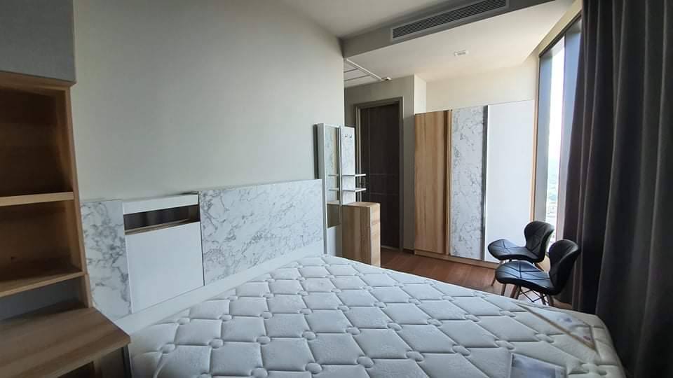 Modern 2-bed, 1-bath condo at Ideo Q Victory, 45 sqm, with monument view and just 0 meters from BTS Victory Monument. Rent for 38,000 THB/month.