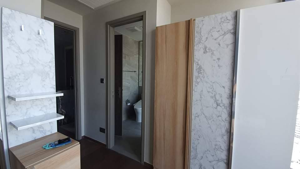 Modern 2-bed, 1-bath condo at Ideo Q Victory, 45 sqm, with monument view and just 0 meters from BTS Victory Monument. Rent for 38,000 THB/month.