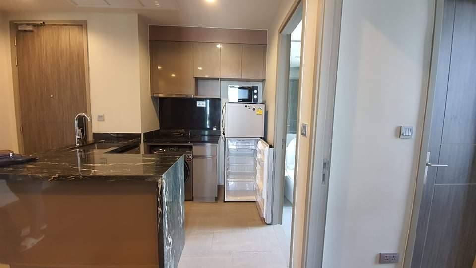 Modern 2-bed, 1-bath condo at Ideo Q Victory, 45 sqm, with monument view and just 0 meters from BTS Victory Monument. Rent for 38,000 THB/month.