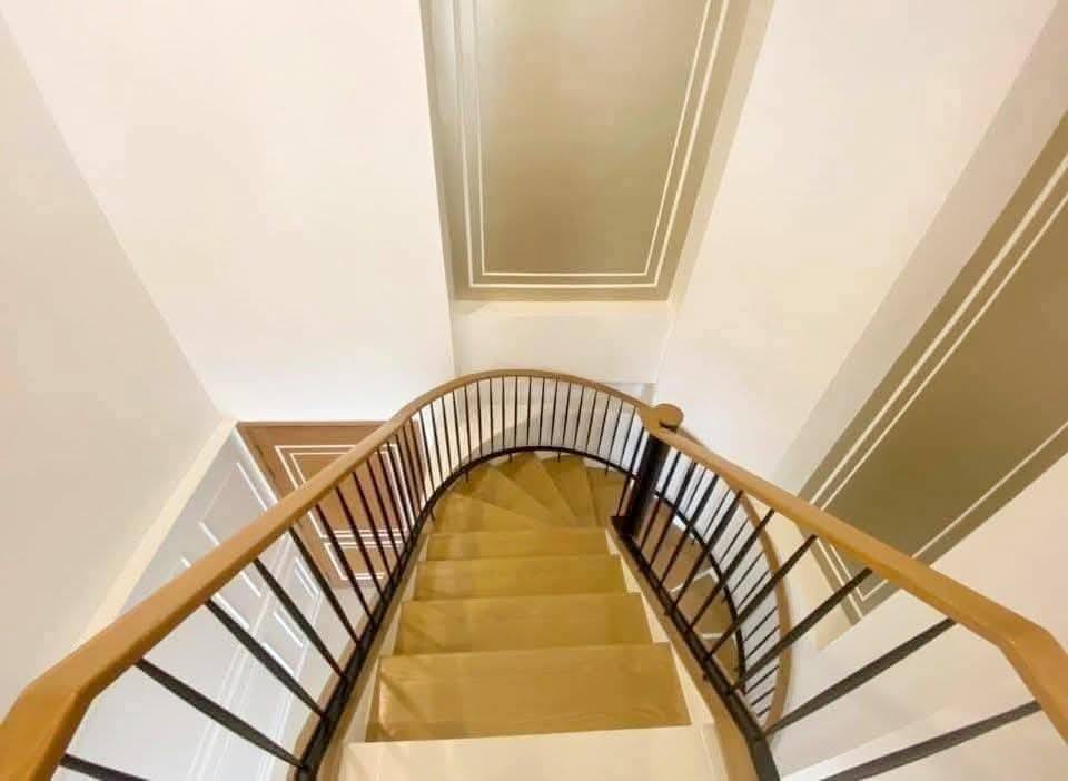 2-bed, 2-bath duplex at The Empire Place Sathorn, near BTS Chong Nonsi, 120 sqm, fully furnished, 60,000 THB/month, available from January 20, 2025.