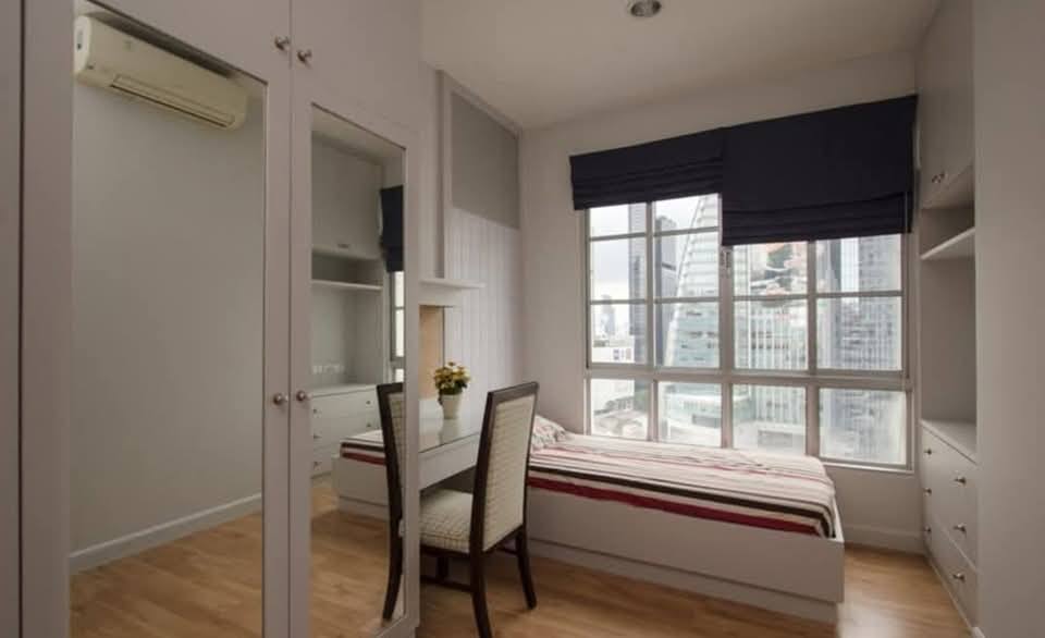 Luxury 3-Bedroom, 3-Bathroom condo at CitiSmart Sukhumvit 18, 120 sqm, fully furnished, near BTS Asoke, for rent at 70K THB/month. Move-in ready.