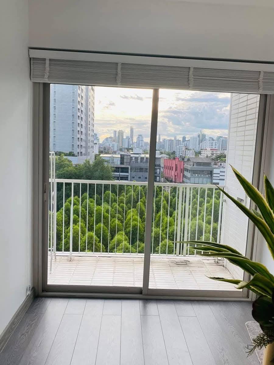 Modern 2-Bedroom, 2-Bathroom condo at Noble Ora Thonglor, 137.09 sqm, fully furnished. For rent at 70,000/month or sale at 16.9M. Near BTS.