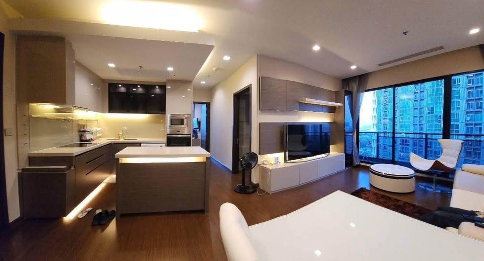 Modern 2-bedrooms, 2-bathrooms condo at Ivy Ampio, 82 sqm, near MRT Cultural Center. Rent 60K/month or Sale 17M. Fully furnished, east-facing views.