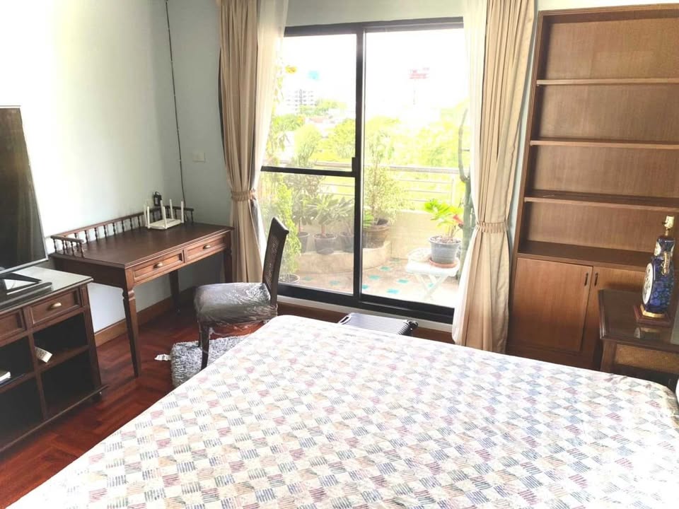 2-bed, 2-bath condo at Supreme Ville, 118.25 sqm. Rent for 60K/month, near BTS Chong Nonsi Station. Fully furnished with premium amenities.