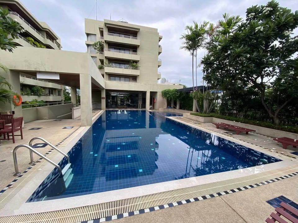 2-bed, 2-bath condo at Supreme Ville, 118.25 sqm. Rent for 60K/month, near BTS Chong Nonsi Station. Fully furnished with premium amenities.