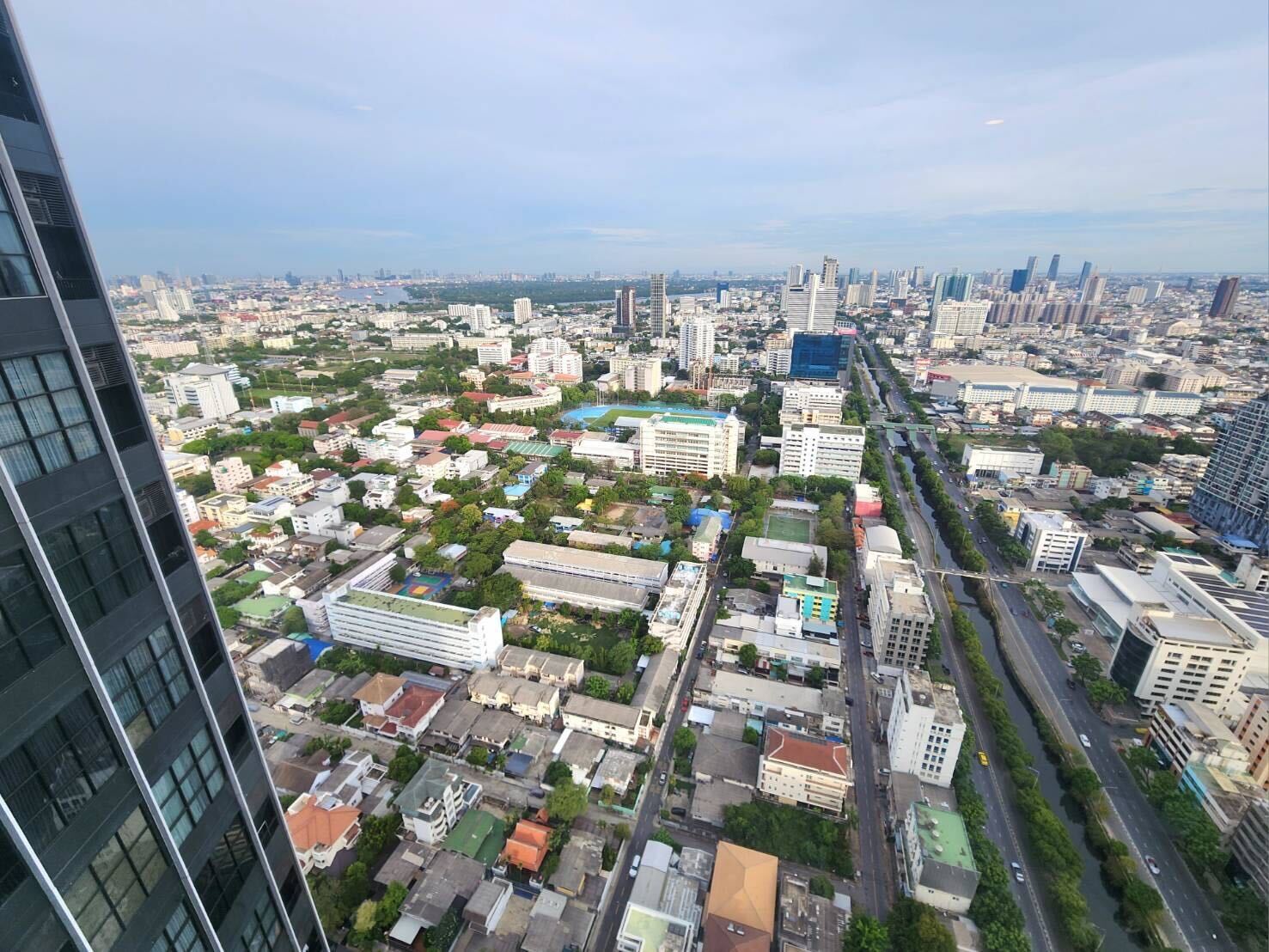Spacious 2-bed, 2-bath condo at Supreme Ville, 118.25 sqm, for rent at 60,000 THB/month. Prime location near Lumphini MRT. Fully furnished.